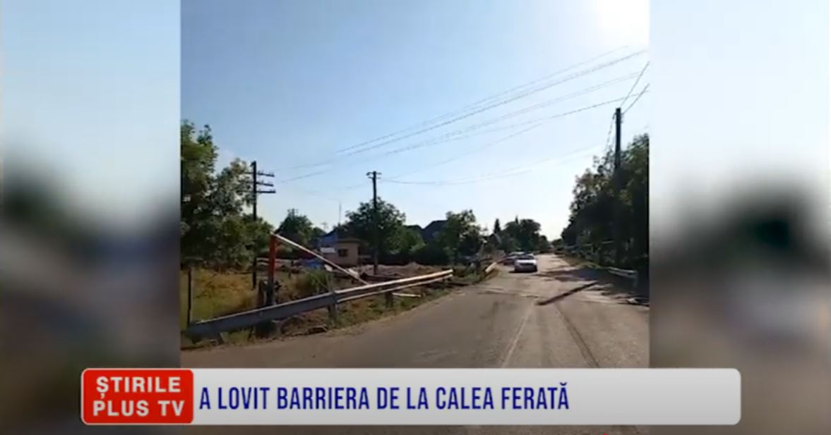 A LOVIT BARRIERA DE LA CALEA FERATĂ