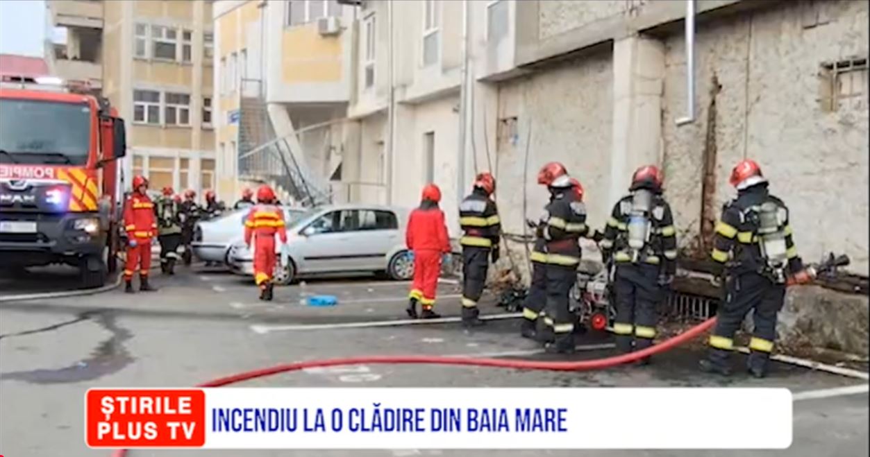 INCENDIU LA O CLĂDIRE DIN ORAȘ