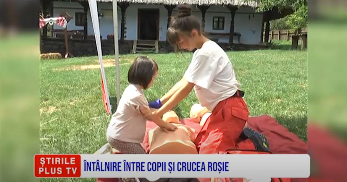 ÎNTÂLNIRE ÎNTRE COPII ȘI CRUCEA ROȘIE