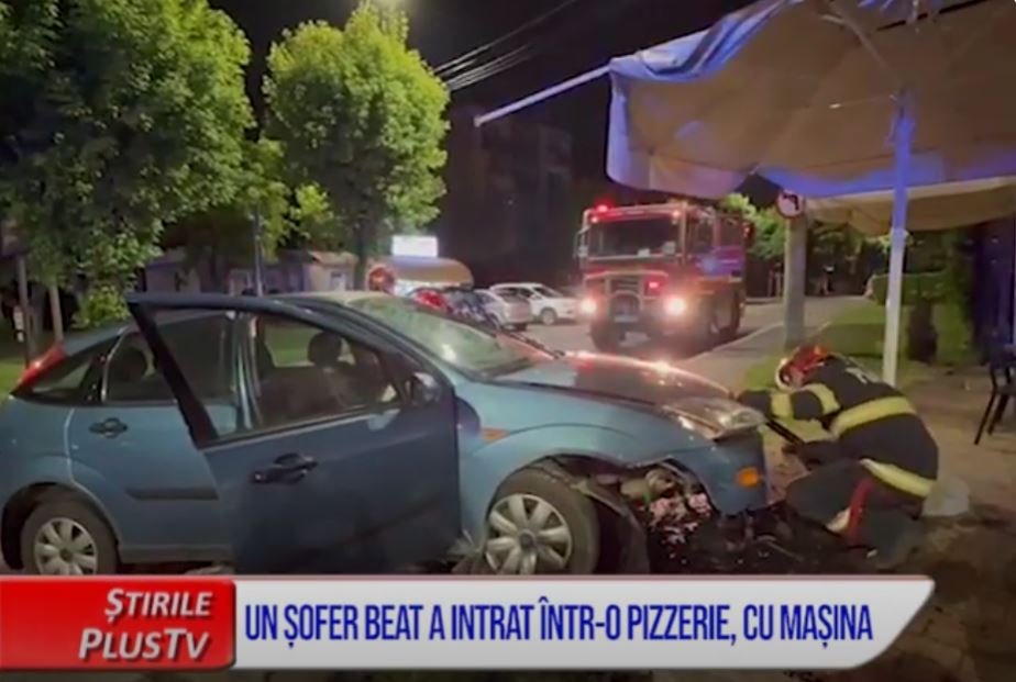 UN ȘOFER BEAT A INTRAT INTR-O PIZZERIE, CU MAȘINA